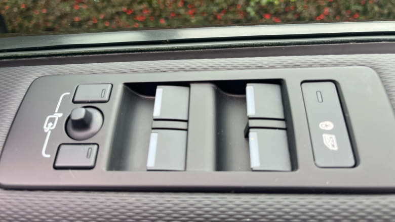 Land Rover Discovery 3.0 D300 R-Dynamic HSE 5dr Auto Diesel Station Wagon